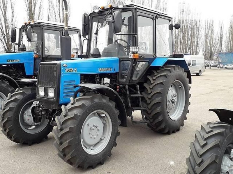 Oldtimer-Traktor типа Belarus Беларус-1025.2, Neumaschine в Київ (Фотография 1)