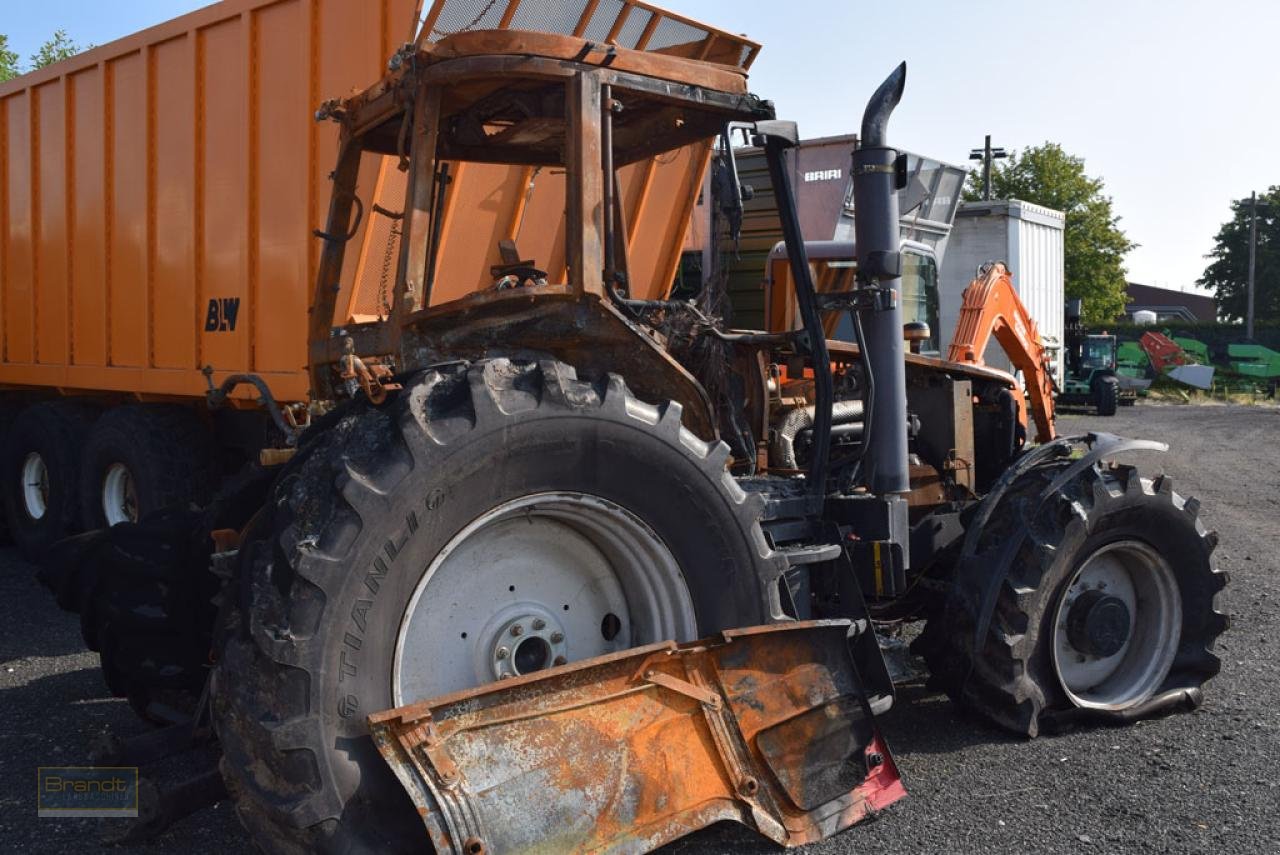 Traktor типа Massey Ferguson 6480 *Brandschaden*, Gebrauchtmaschine в Oyten (Фотография 3)