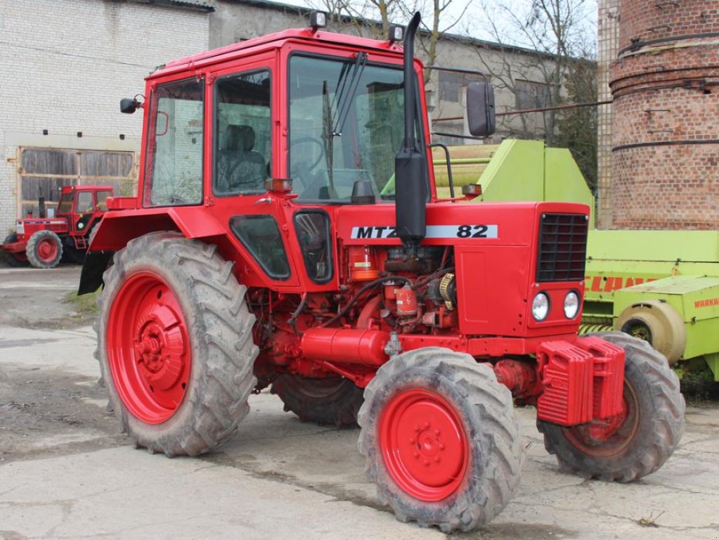 Oldtimer-Traktor типа Belarus Беларус-82, Neumaschine в Ковель (Фотография 2)