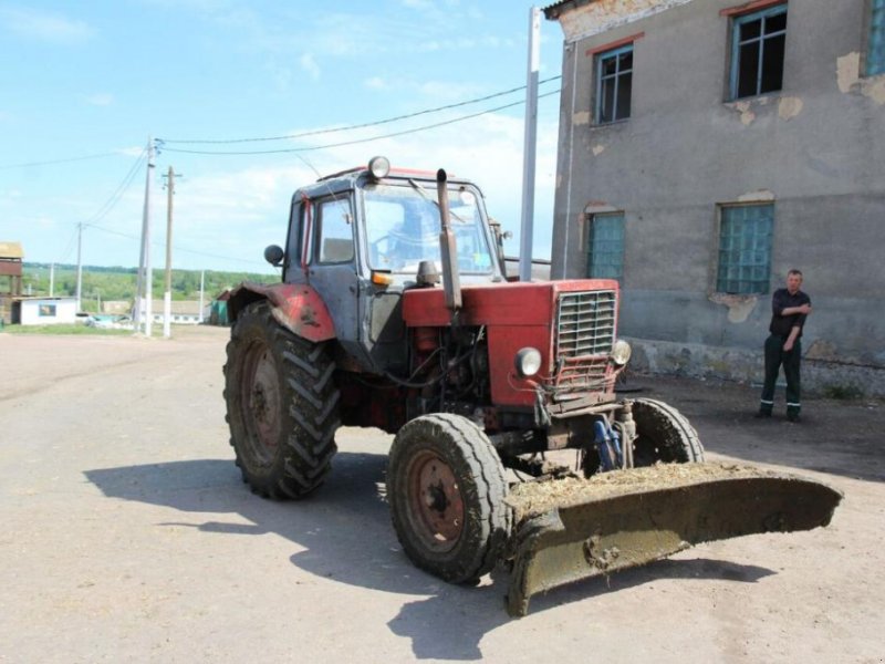 Oldtimer-Traktor типа Belarus Беларус-80, Neumaschine в Київ (Фотография 1)