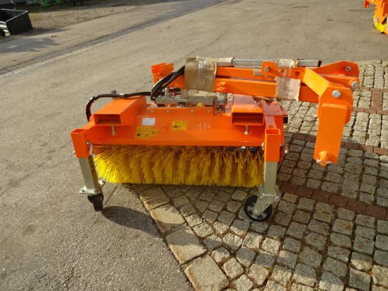 Kehrmaschine типа Sonstige 1,2 Meter Kehrmaschine - Dreipunkt- Gabelanbau- auch mit Seitenbesen möglich, Neumaschine в Neureichenau (Фотография 1)